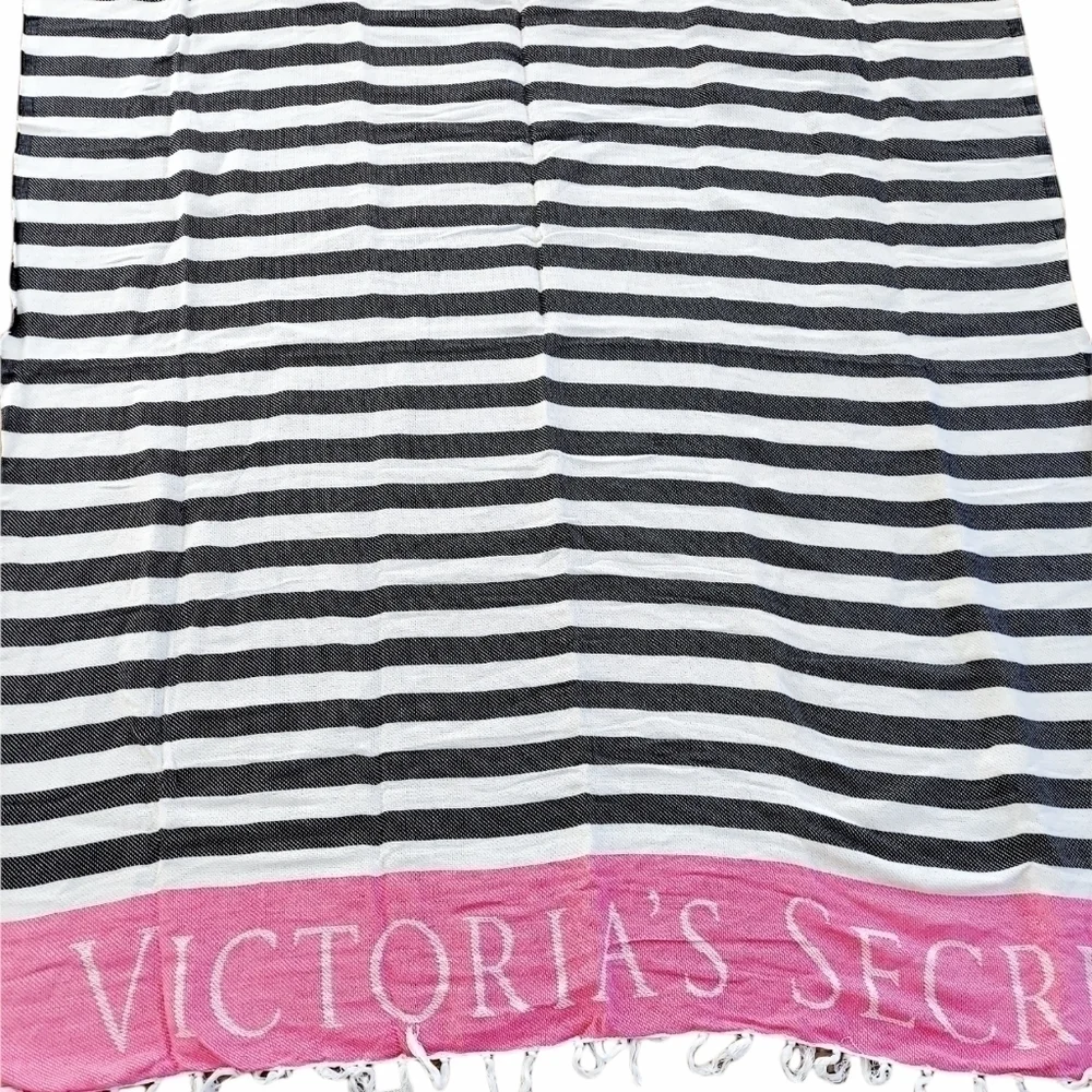 Victoria's Secret Throw Blanket 49 X 58 Large Logo